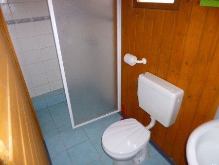 Sprchový kout + WC